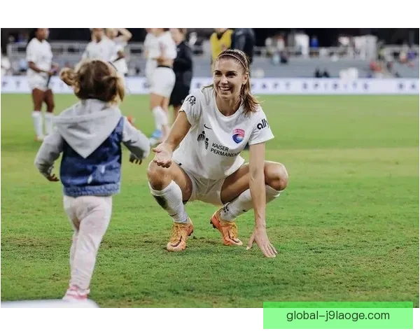 摩根正式退役引发全球女足界深情致敬与回响 摩根正式退役引发全球女足界深情致敬与回响